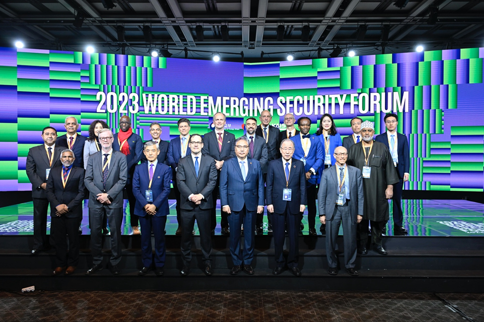 薛澜出席“第三届世界新兴安全论坛”