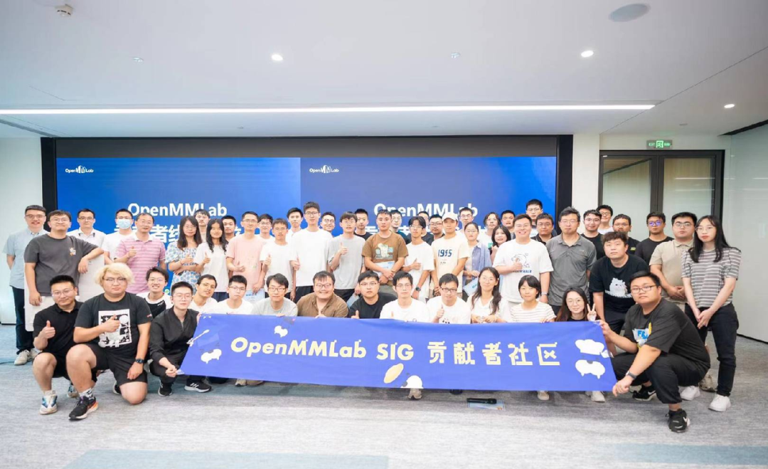 突破视觉模型类别限制，全面支持开放域感知！OpenMMLab 季度报告请收好